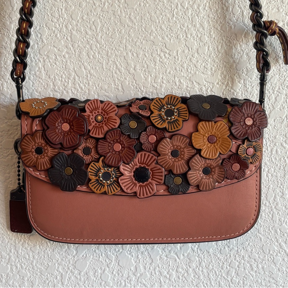 EUC Coach Clutch with Tea Rose Appliqué - Picture 4 of 14